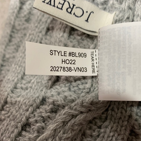 J.CREW FACTORY Gray Cable Knit Beanie with Cream Pom Pom - Picture 7 of 8